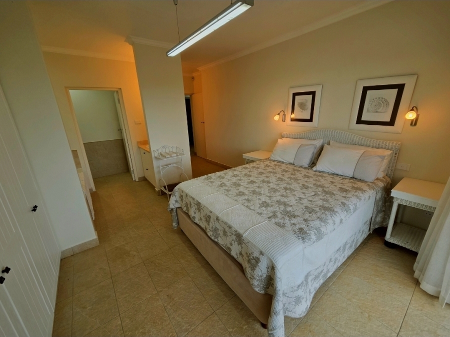 5 Bedroom Property for Sale in Oyster Bay Eastern Cape